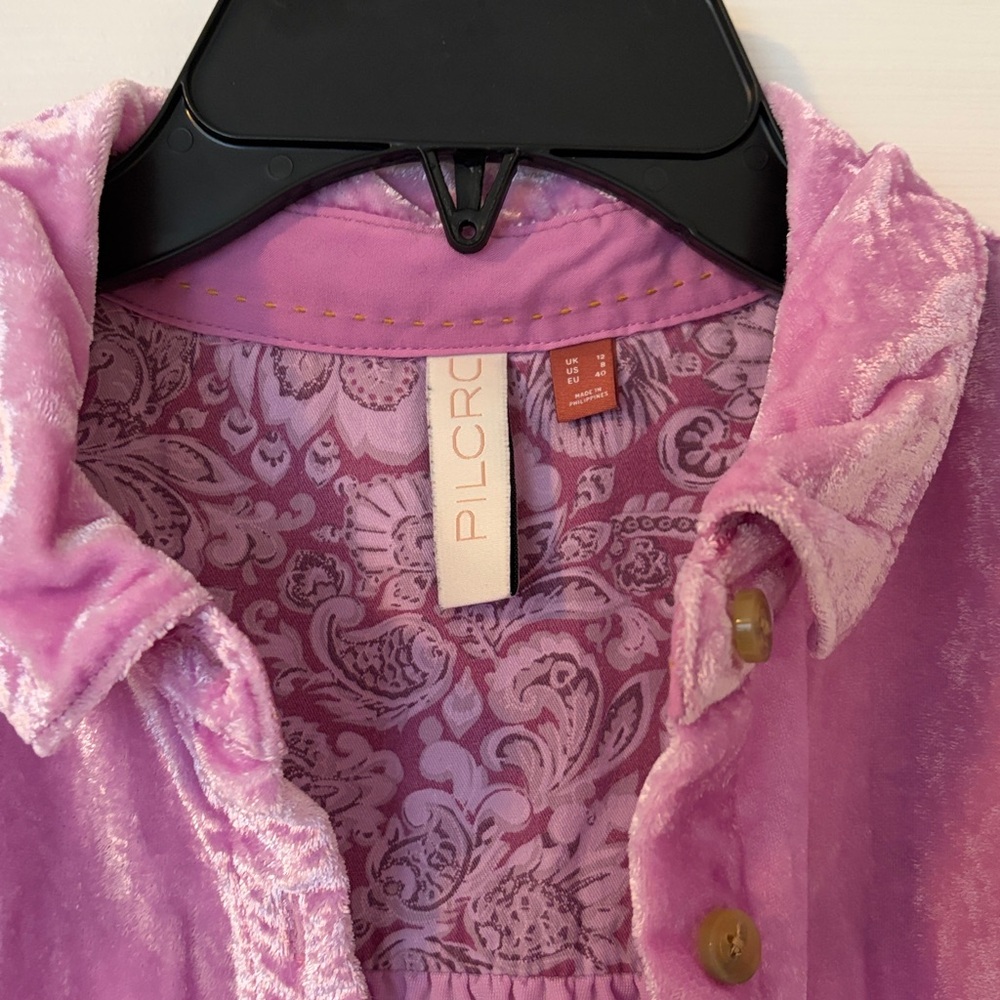 Pilcro Mara Pink Velvet Button-Up 👚 Size 8 - Picture 5 of 6